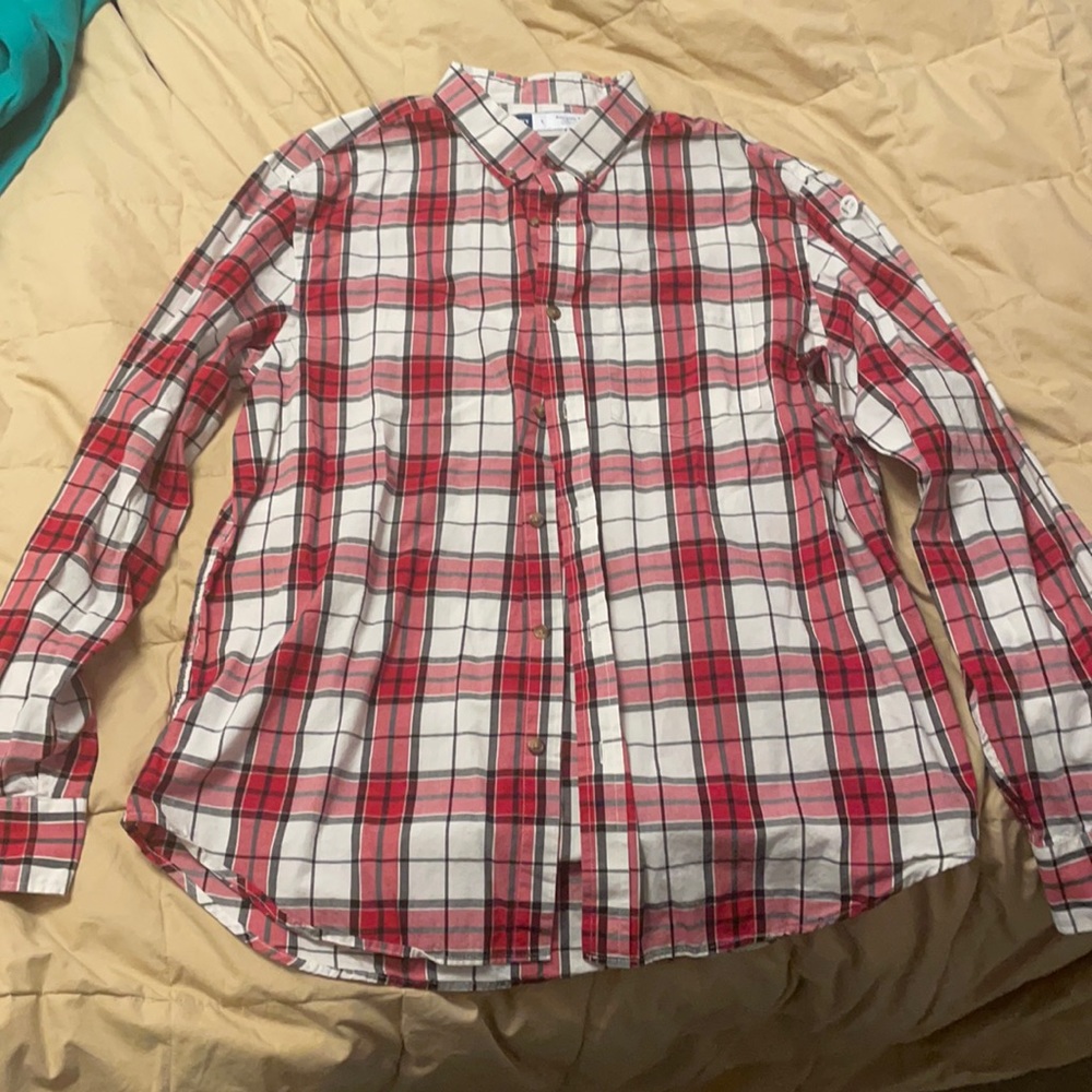 Men’s Large Old Navy button up.  Red, white and black flannel pattern.